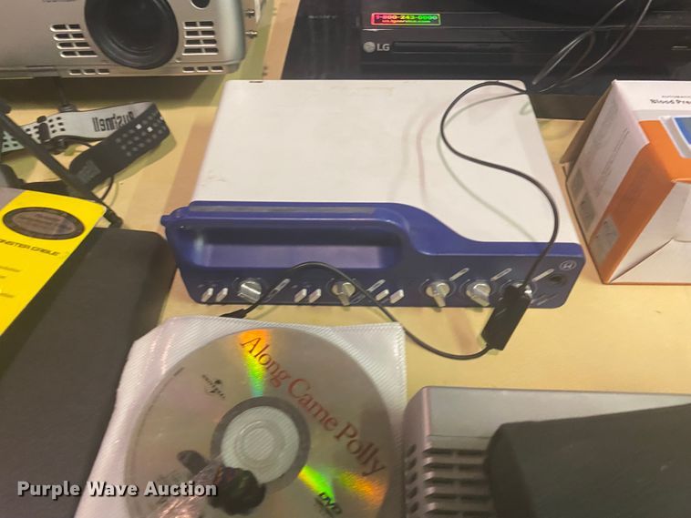 image for item IG9631 Office supplies and equipment