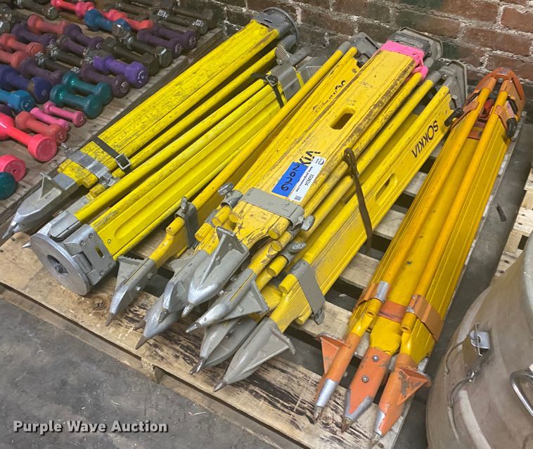 image for item IG9634 Sokkia tripods