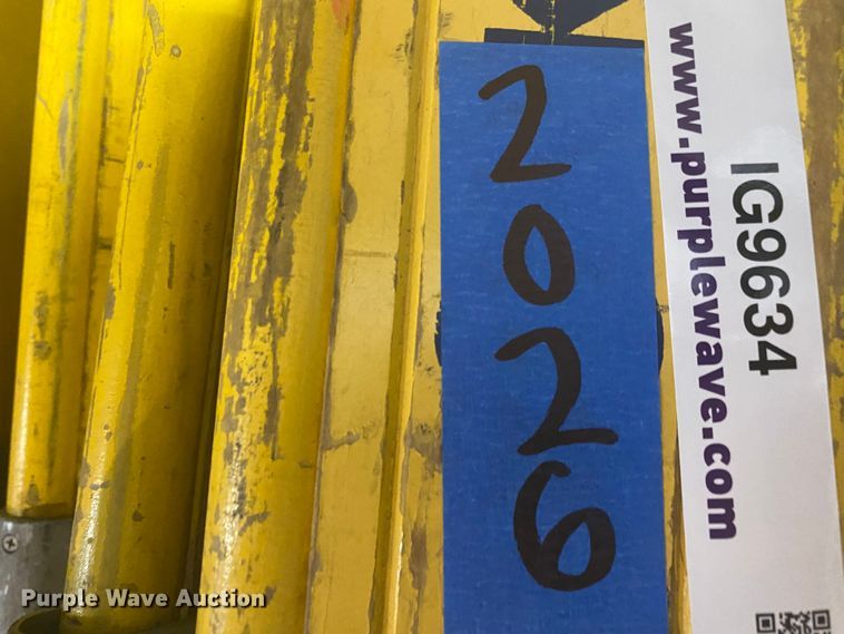 image for item IG9634 Sokkia tripods