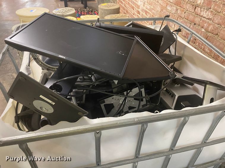 image for item IG9637 Approximately 34 monitors