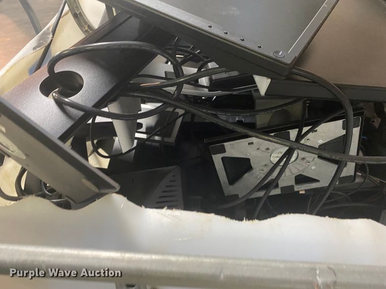 image for item IG9637 Approximately 34 monitors