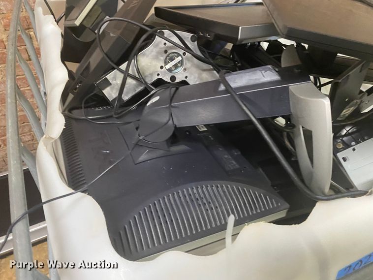 image for item IG9637 Approximately 34 monitors