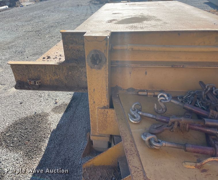 image for item IX9663 1999 Evaco DO10  equipment trailer