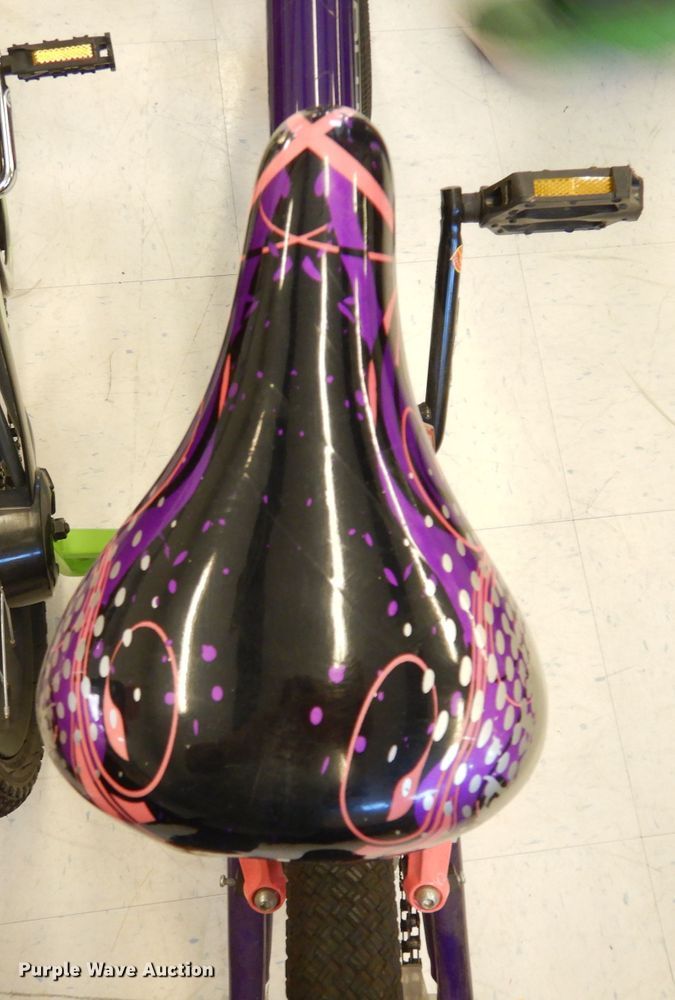 image for item JE9814 (2) bicycles