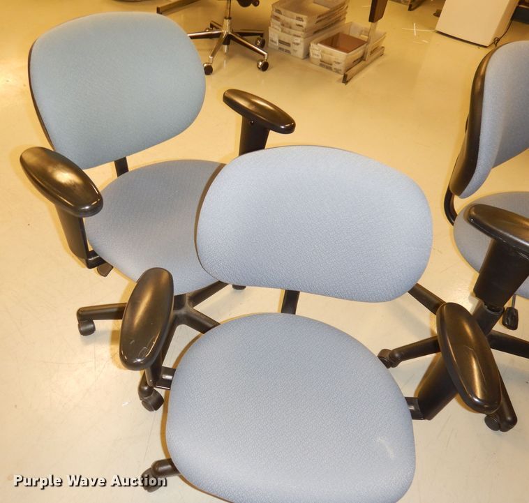 image for item JE9817 (20) office chairs