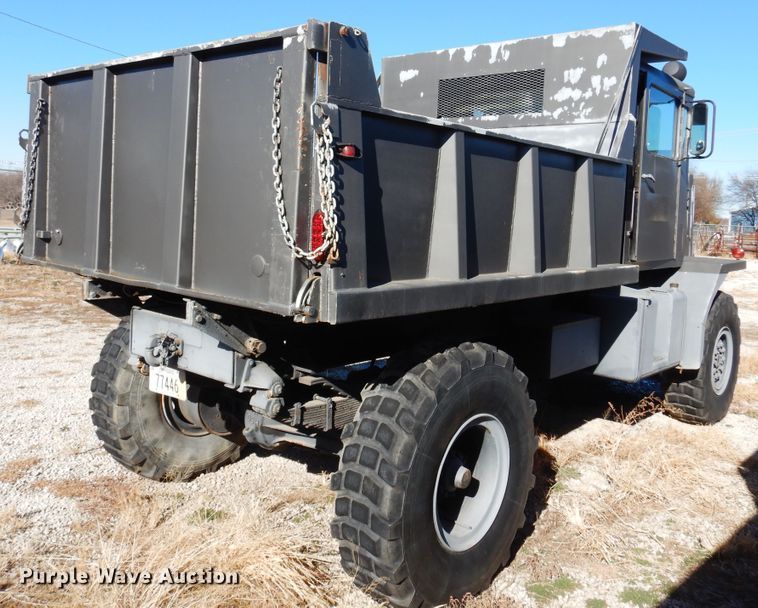 image for item JJ9704 1981 Oshkosh  dump truck