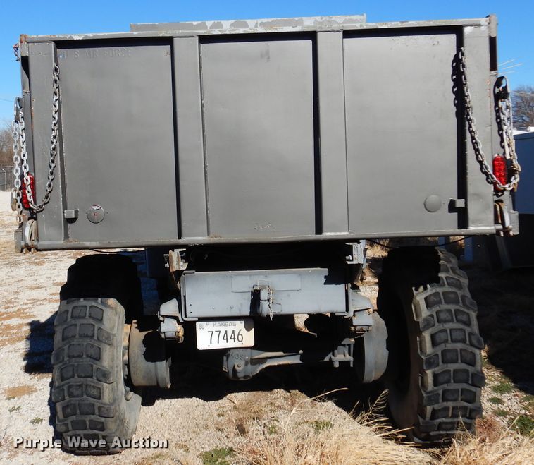 image for item JJ9704 1981 Oshkosh  dump truck