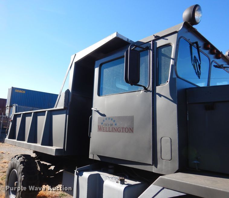 image for item JJ9704 1981 Oshkosh  dump truck