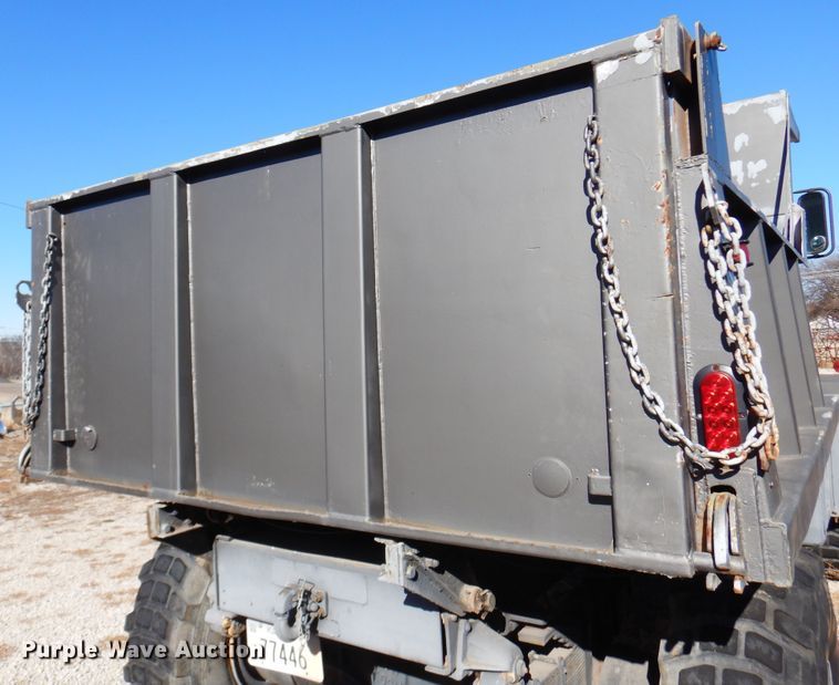 image for item JJ9704 1981 Oshkosh  dump truck