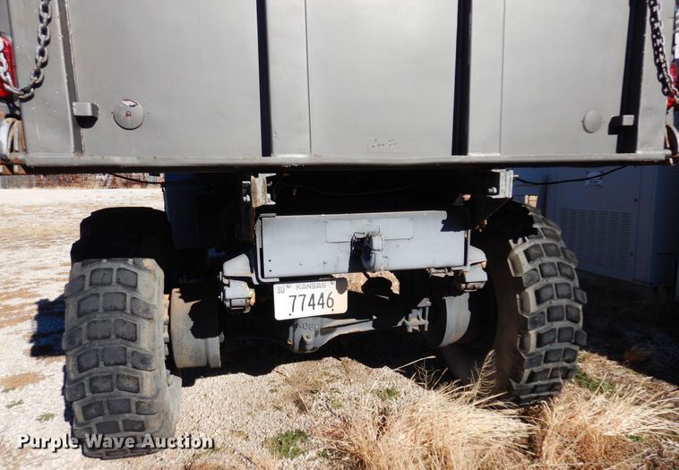 image for item JJ9704 1981 Oshkosh  dump truck