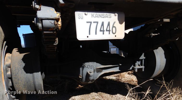 image for item JJ9704 1981 Oshkosh  dump truck