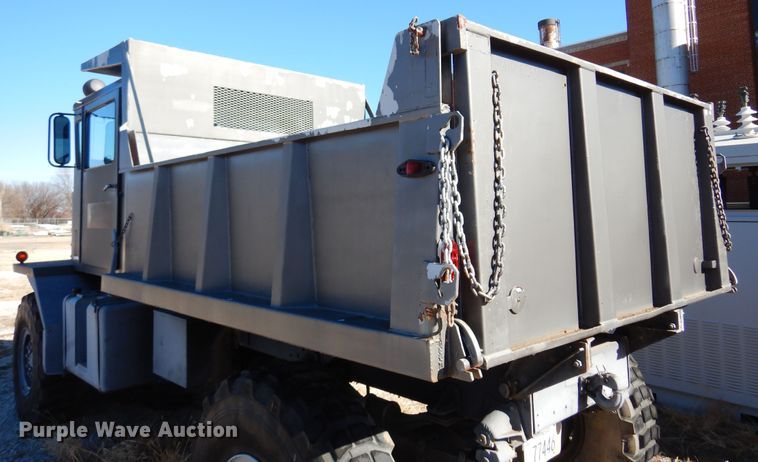 image for item JJ9704 1981 Oshkosh  dump truck