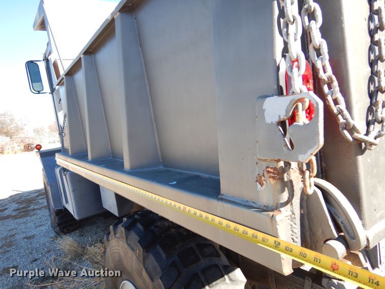 image for item JJ9704 1981 Oshkosh  dump truck