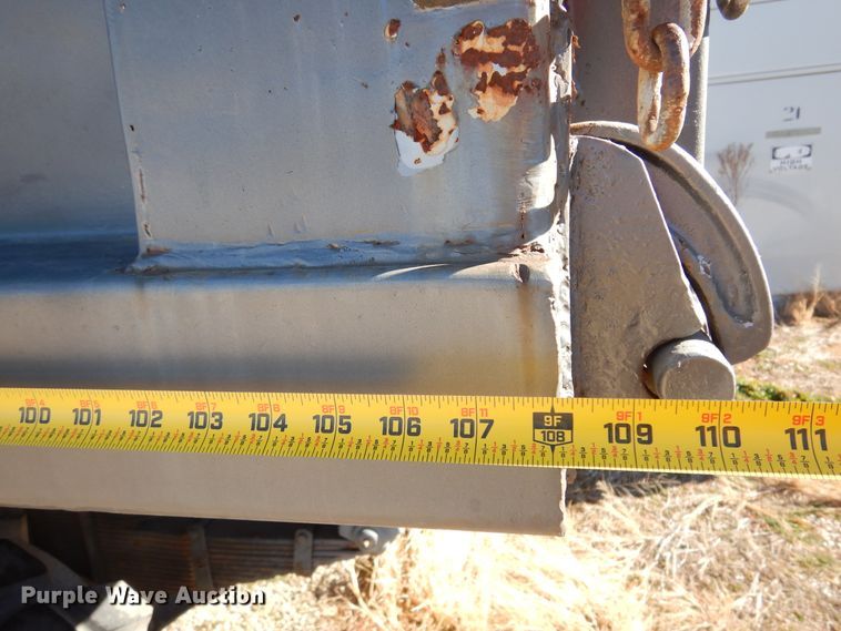 image for item JJ9704 1981 Oshkosh  dump truck