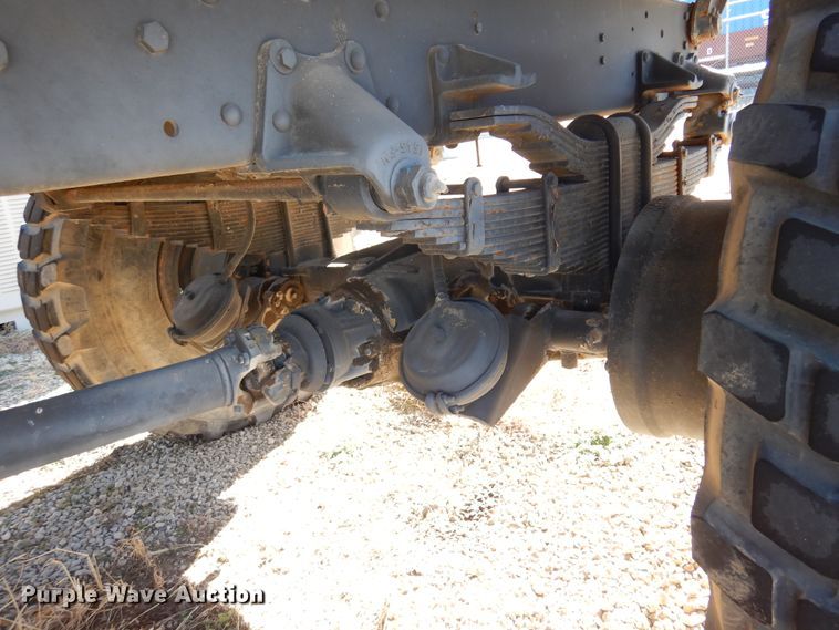 image for item JJ9704 1981 Oshkosh  dump truck