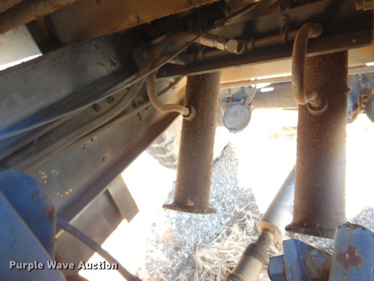 image for item JJ9704 1981 Oshkosh  dump truck