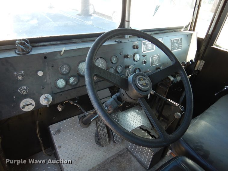 image for item JJ9704 1981 Oshkosh  dump truck