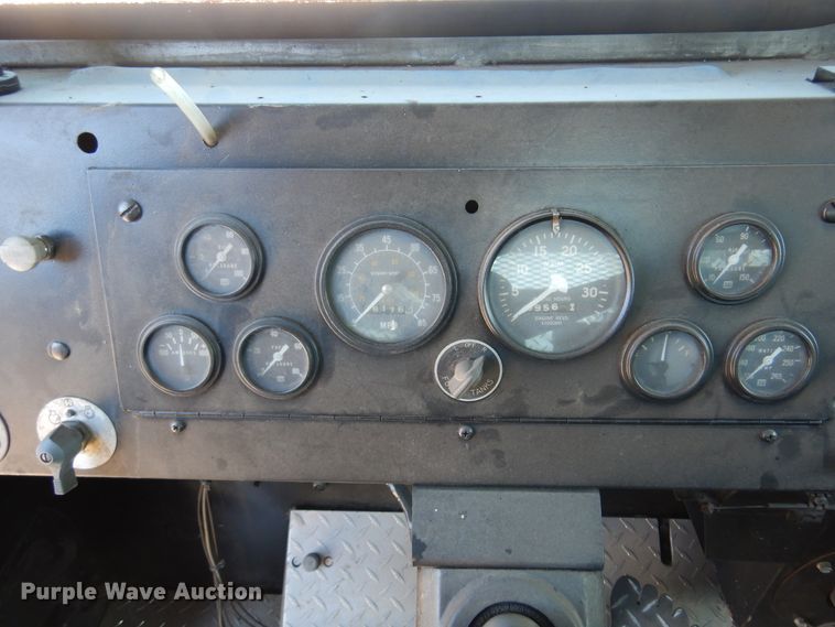 image for item JJ9704 1981 Oshkosh  dump truck