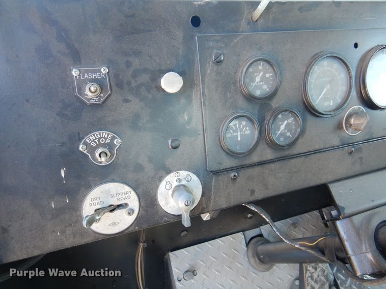 image for item JJ9704 1981 Oshkosh  dump truck