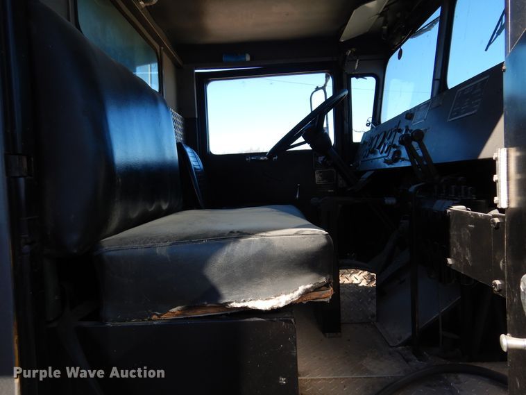 image for item JJ9704 1981 Oshkosh  dump truck