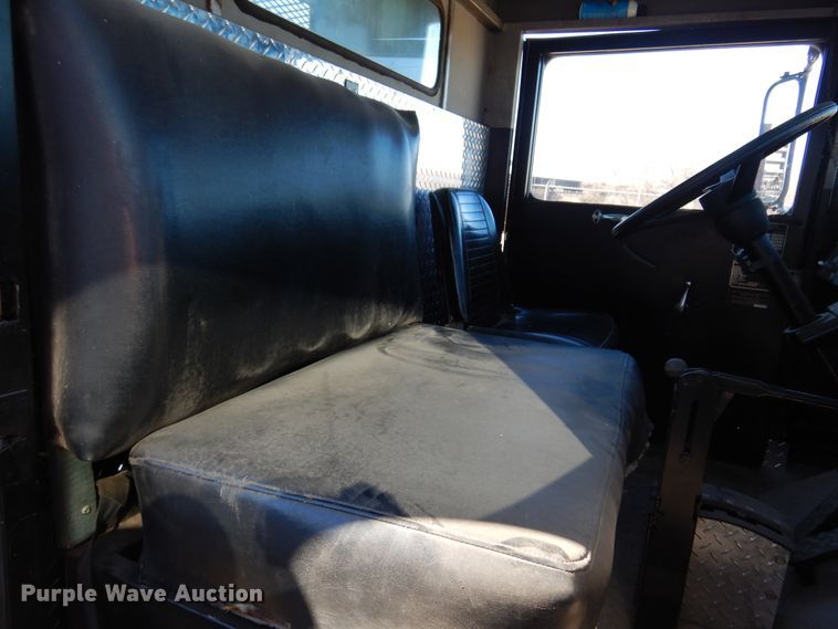 image for item JJ9704 1981 Oshkosh  dump truck