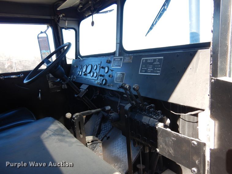 image for item JJ9704 1981 Oshkosh  dump truck