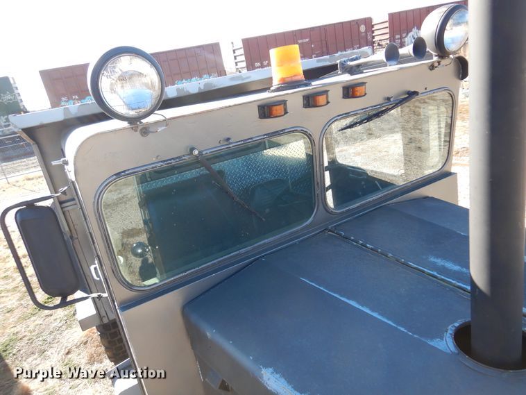 image for item JJ9704 1981 Oshkosh  dump truck