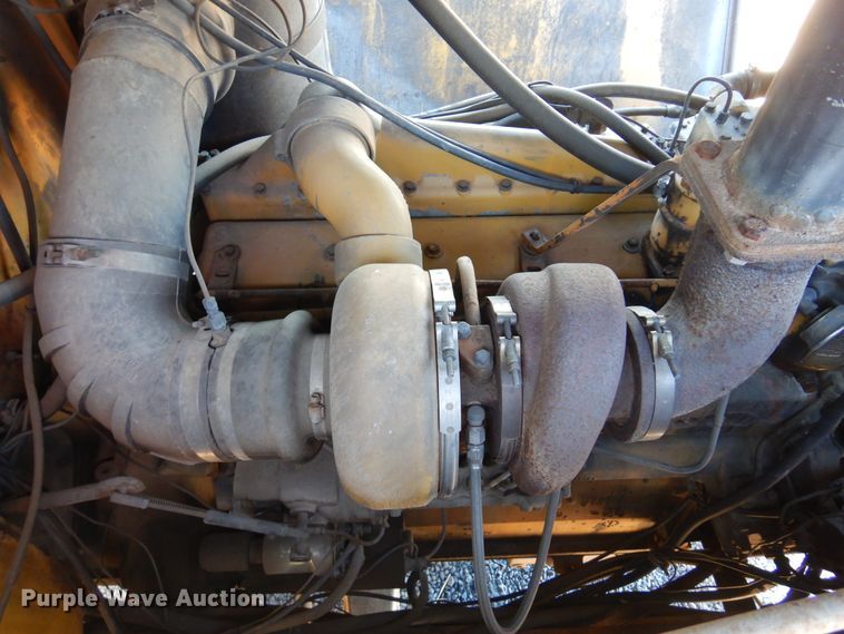 image for item JJ9704 1981 Oshkosh  dump truck