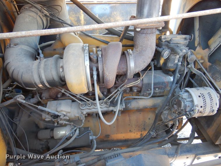 image for item JJ9704 1981 Oshkosh  dump truck