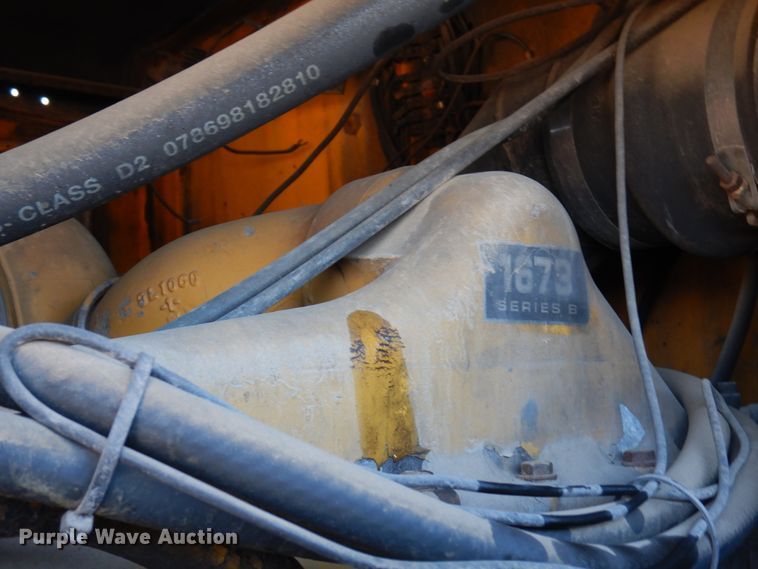 image for item JJ9704 1981 Oshkosh  dump truck