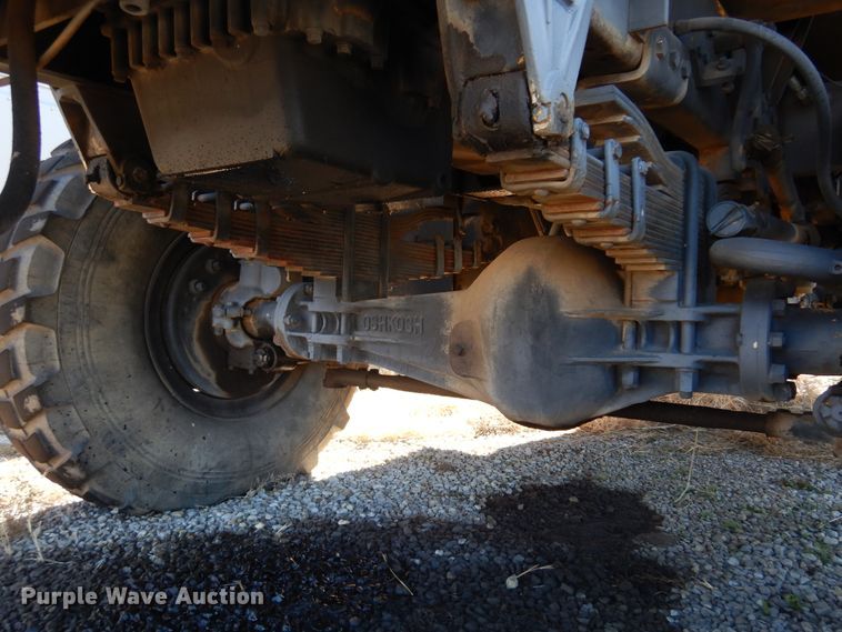 image for item JJ9704 1981 Oshkosh  dump truck