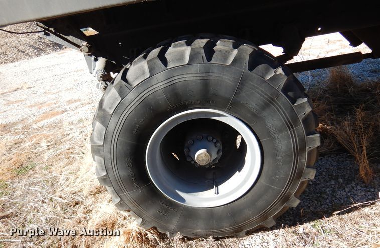 image for item JJ9704 1981 Oshkosh  dump truck