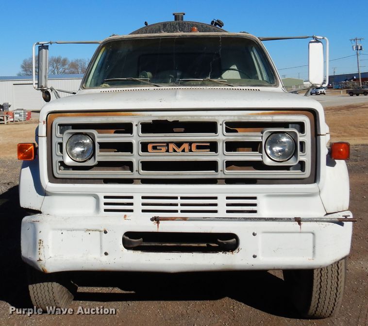 image for item JJ9705 1980 GMC 7000  oil distributor truck