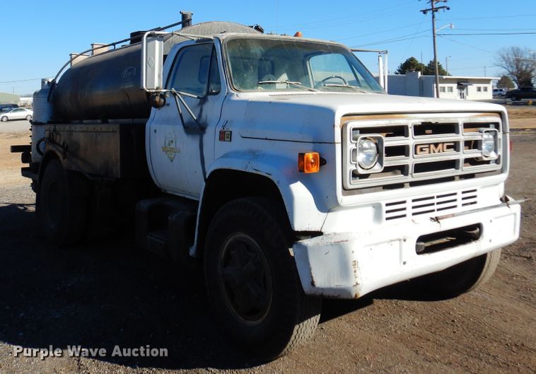 image for item JJ9705 1980 GMC 7000  oil distributor truck