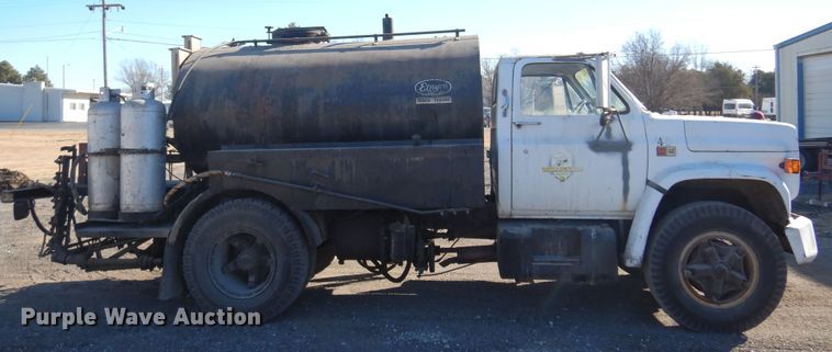 image for item JJ9705 1980 GMC 7000  oil distributor truck