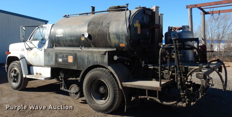 image for item JJ9705 1980 GMC 7000  oil distributor truck