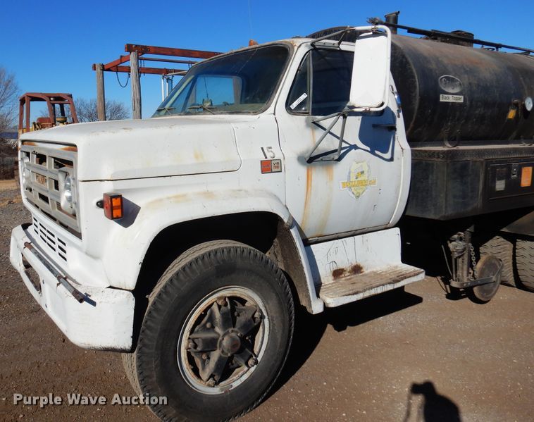 image for item JJ9705 1980 GMC 7000  oil distributor truck