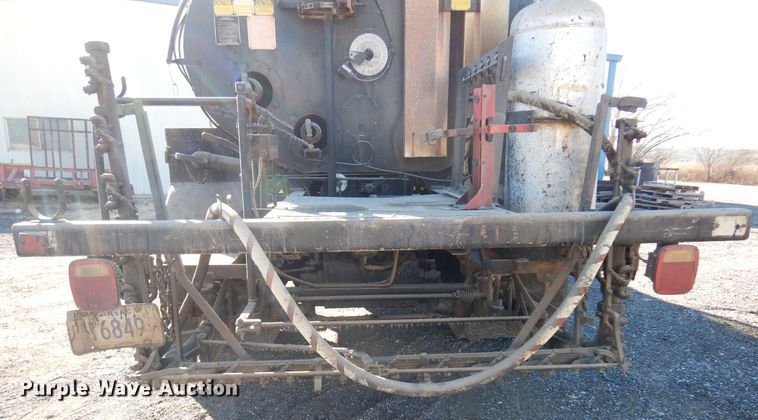 image for item JJ9705 1980 GMC 7000  oil distributor truck