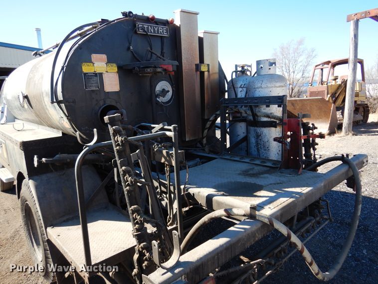 image for item JJ9705 1980 GMC 7000  oil distributor truck