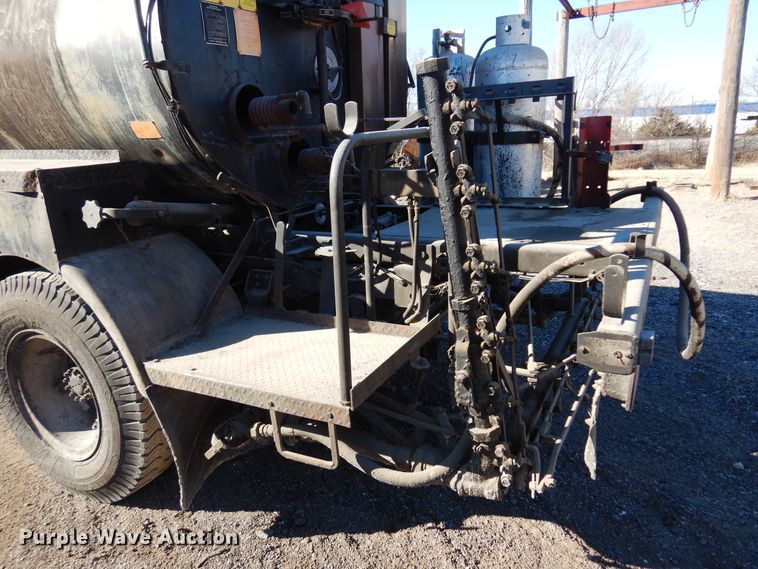 image for item JJ9705 1980 GMC 7000  oil distributor truck