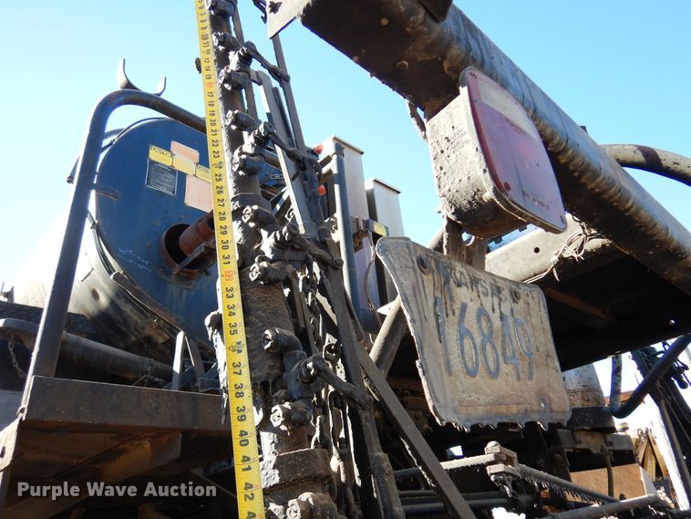 image for item JJ9705 1980 GMC 7000  oil distributor truck