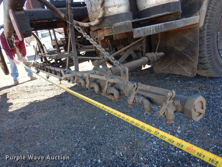 image for item JJ9705 1980 GMC 7000  oil distributor truck