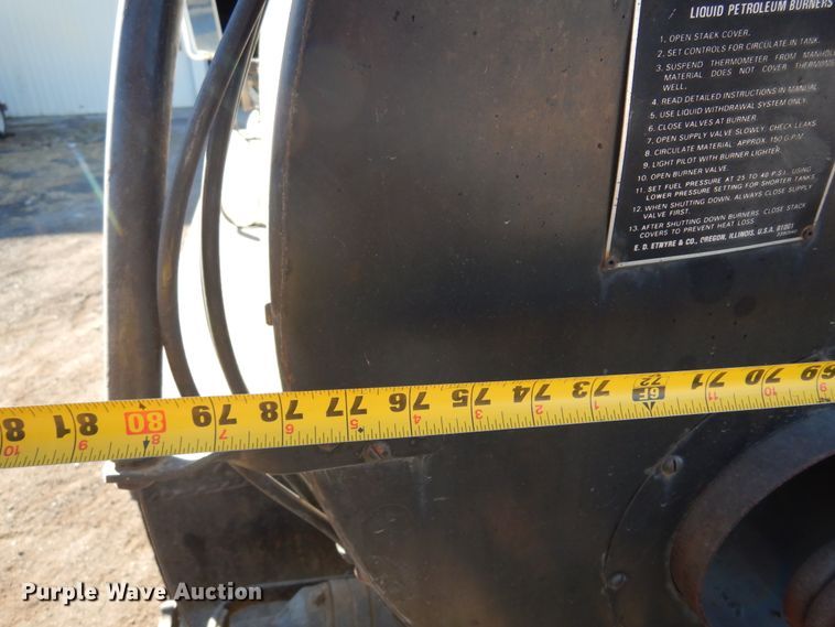 image for item JJ9705 1980 GMC 7000  oil distributor truck