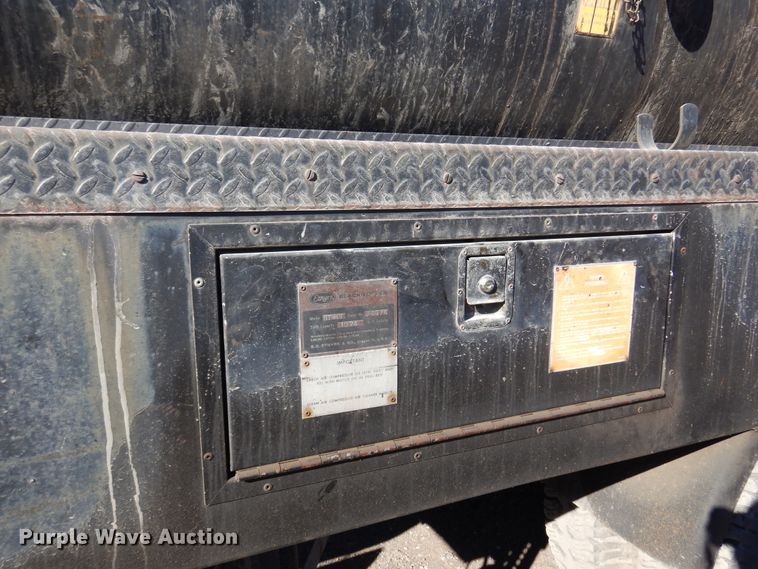 image for item JJ9705 1980 GMC 7000  oil distributor truck