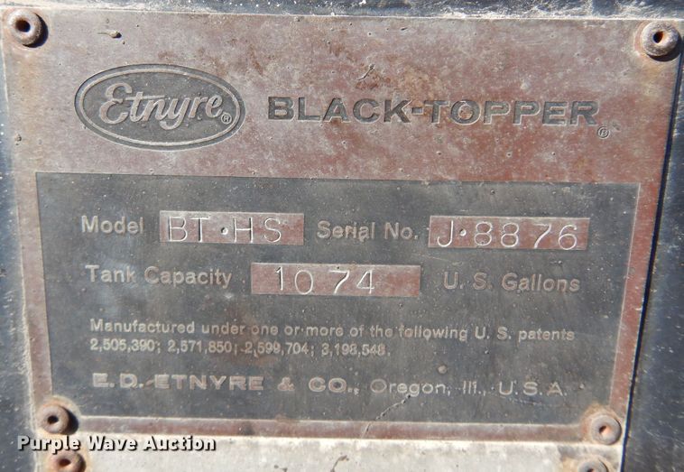 image for item JJ9705 1980 GMC 7000  oil distributor truck