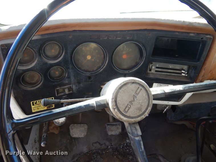 image for item JJ9705 1980 GMC 7000  oil distributor truck