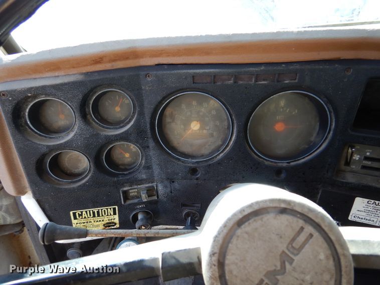 image for item JJ9705 1980 GMC 7000  oil distributor truck