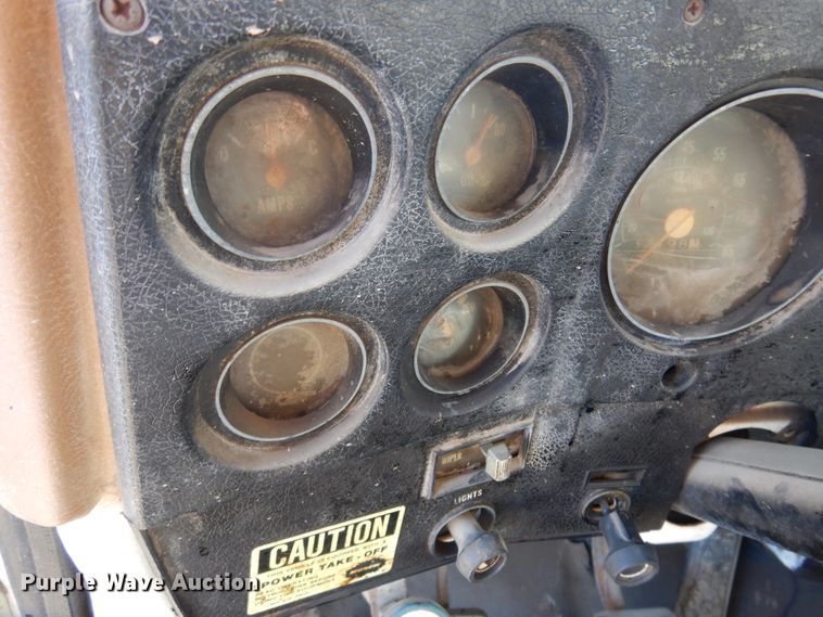 image for item JJ9705 1980 GMC 7000  oil distributor truck