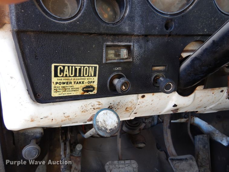 image for item JJ9705 1980 GMC 7000  oil distributor truck