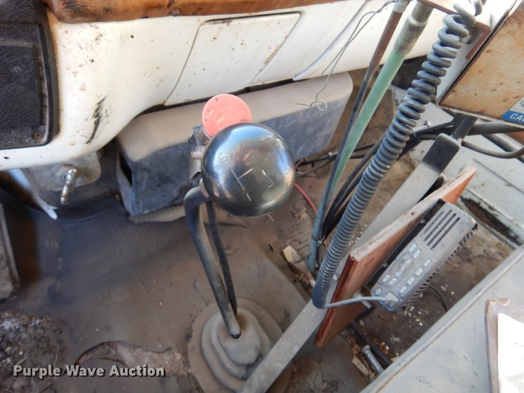 image for item JJ9705 1980 GMC 7000  oil distributor truck